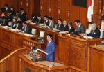 Photograph of the Prime Minister answering questions at the plenary session of the House of Councillors (1)